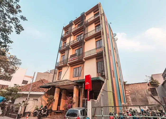 OYO 1737 Hotel Celvasha Near RS Budi Kemuliaan Jakarta